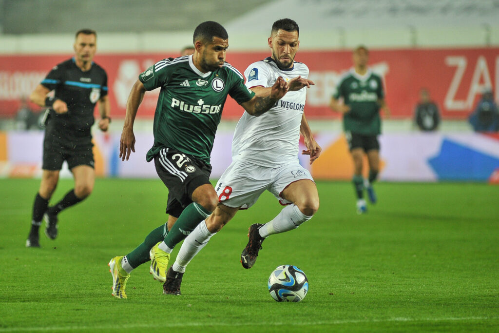 Legia Warszawa potrzebuje pomocy… w pomocy