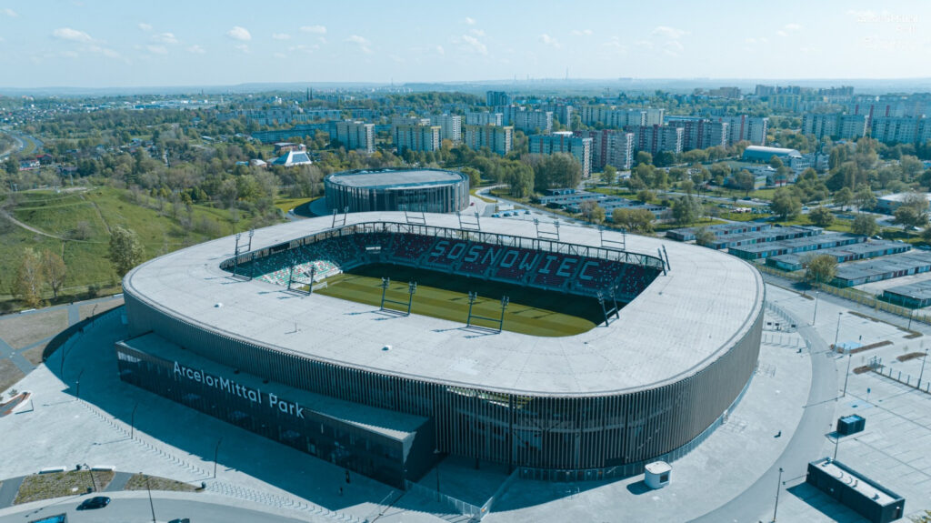 Wisła bez wstępu, Wieczysta bez stadionu. Na szczęście wygrał zdrowy rozsądek