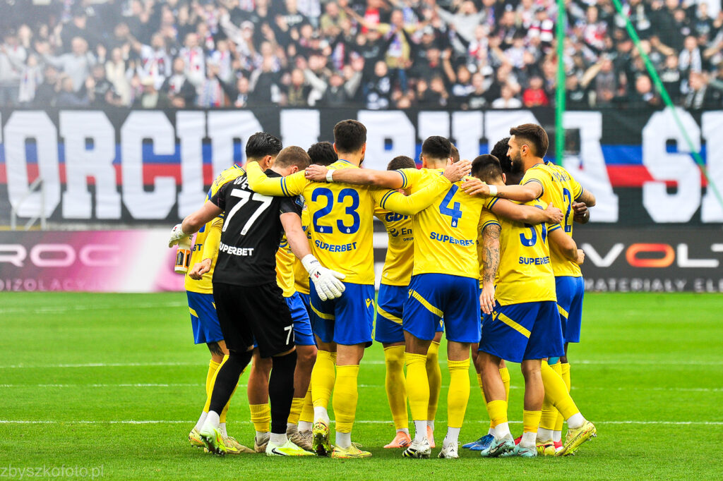 Termalica Bruk-Bet Nieciecza kontra Arka Gdynia na start 16. kolejki PKO BP Ekstraklasy